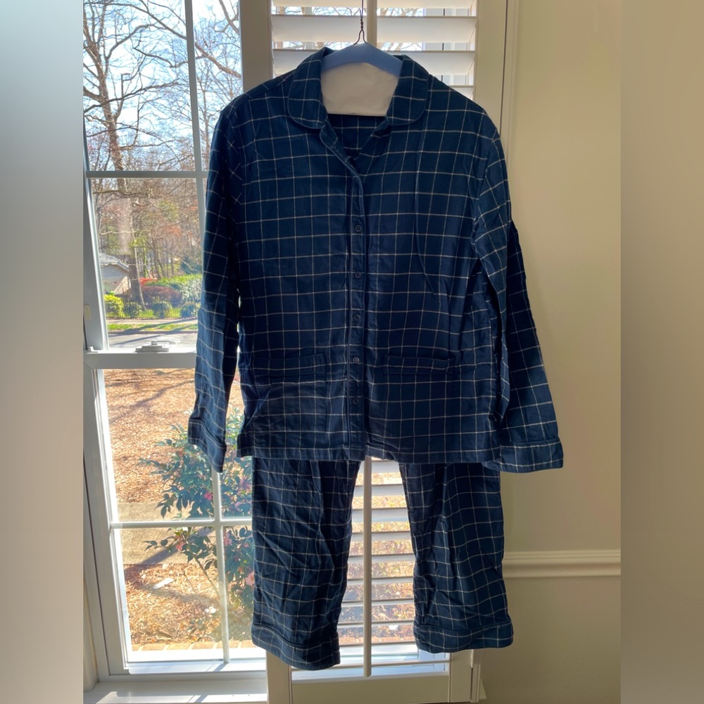 Women’s Size L Navy Flannel LAKE Pajamas